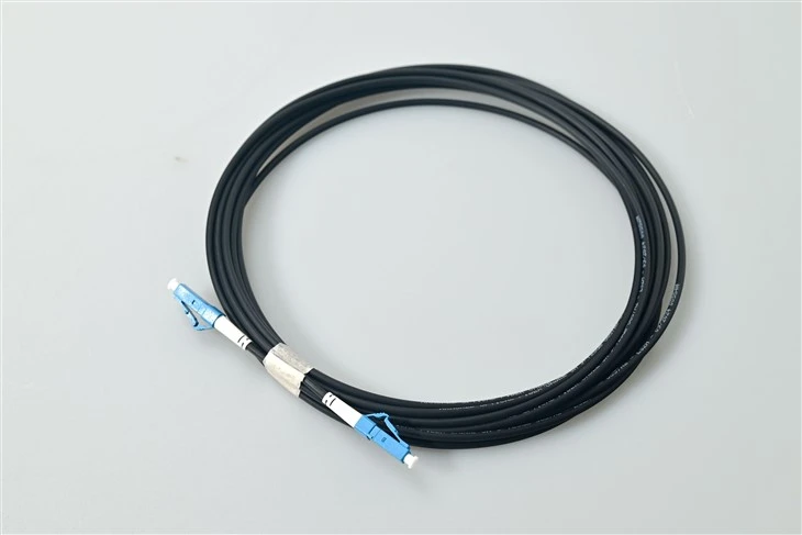 LC UPC Simplex Black Singlemode Fiber Patch Cable for High-Density SFF Connections